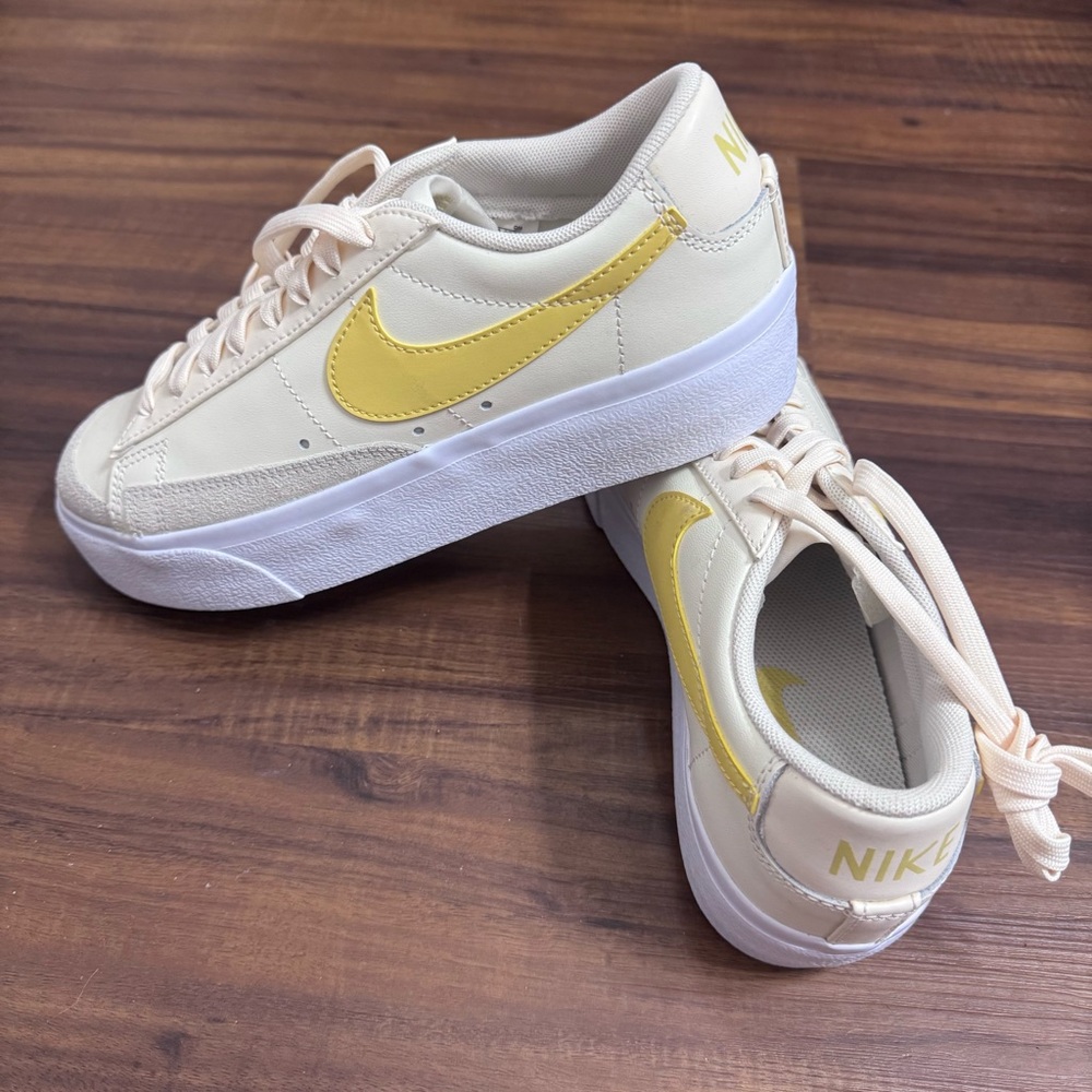 Nike Blazer Low Platform Pale Ivory White Gold Women's Shoes Sz 7.5